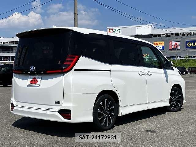 Toyota NOAH HYBRID 2022-06 8074940-1