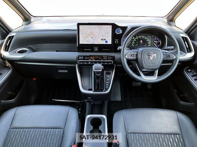Toyota NOAH HYBRID 2022-06 8074940-2