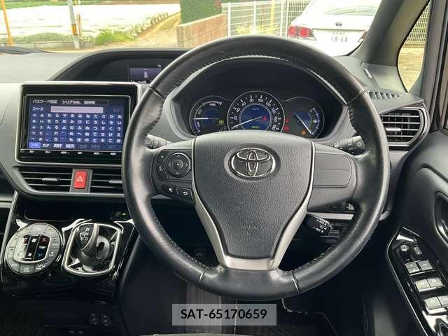 Toyota NOAH HYBRID 2018-12 8316026-12