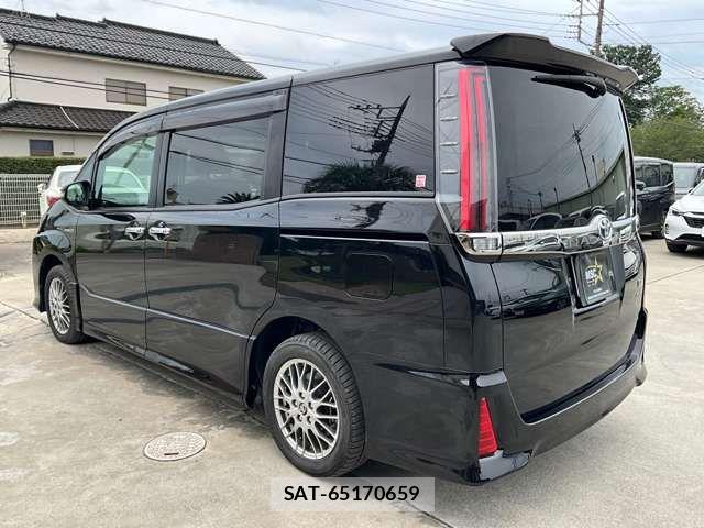 Toyota NOAH HYBRID 2018-12 8316026-4