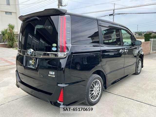Toyota NOAH HYBRID 2018-12 8316026-6