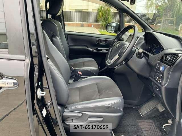 Toyota NOAH HYBRID 2018-12 8316026-8