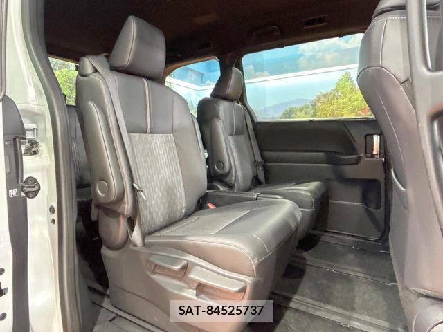 Toyota NOAH HYBRID 2025-09 8316020-8