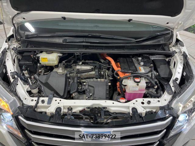 Toyota NOAH HYBRID 2016-03 8316029-18