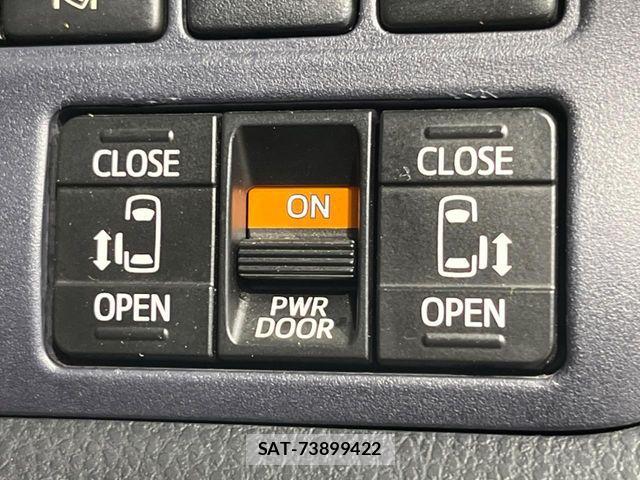 Toyota NOAH HYBRID 2016-03 8316029-2