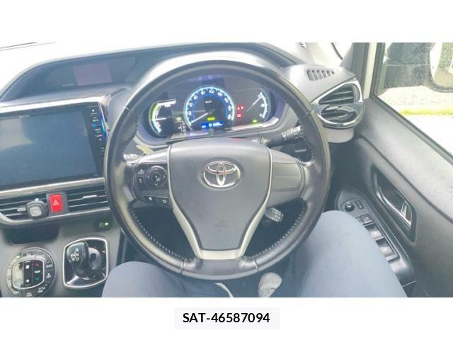 Toyota NOAH HYBRID 2014-11 8316036-10