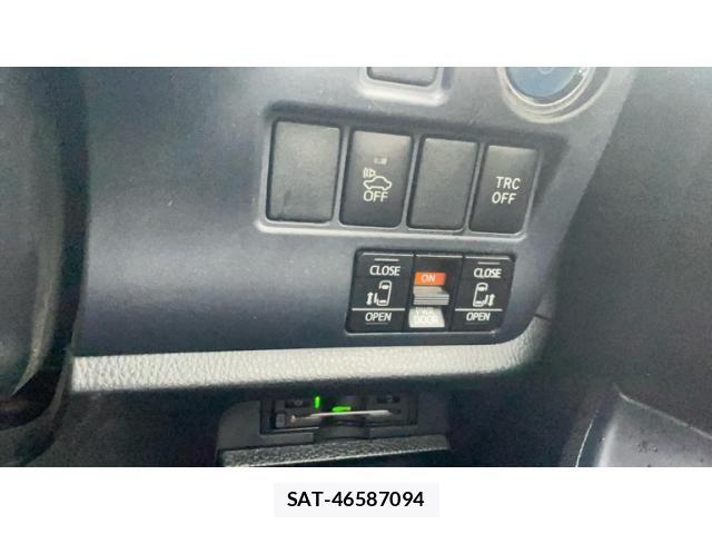 Toyota NOAH HYBRID 2014-11 8316036-17