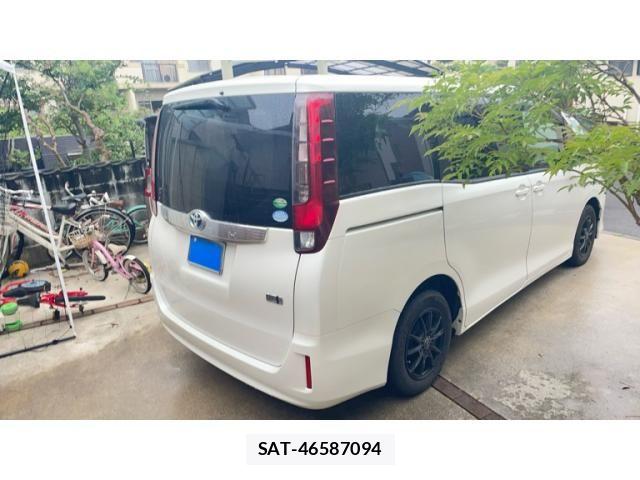 Toyota NOAH HYBRID 2014-11 8316036-2