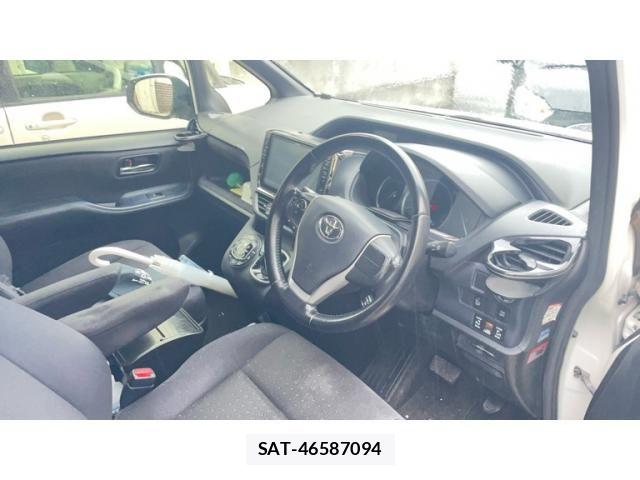 Toyota NOAH HYBRID 2014-11 8316036-8