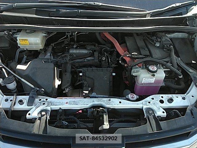 Toyota NOAH HYBRID 2018-03 8316025-14