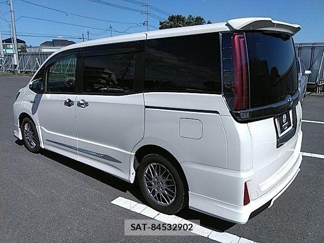 Toyota NOAH HYBRID 2018-03 8316025-17