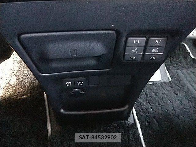 Toyota NOAH HYBRID 2018-03 8316025-24