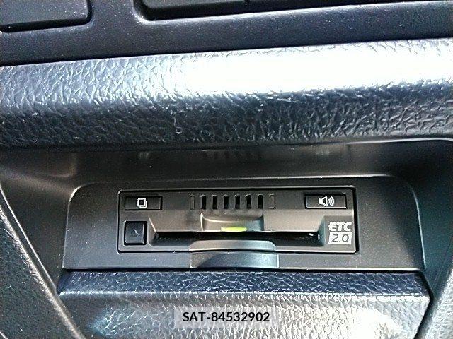 Toyota NOAH HYBRID 2018-03 8316025-28
