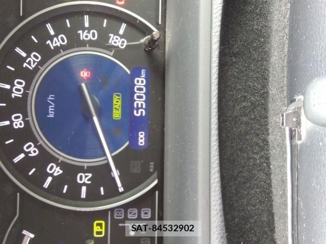 Toyota NOAH HYBRID 2018-03 8316025-29