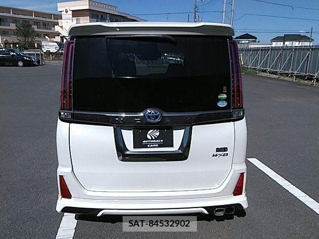 Toyota NOAH HYBRID 2018-03 8316025-4