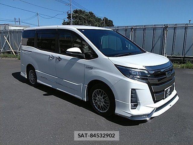Toyota NOAH HYBRID 2018-03 8316025-6