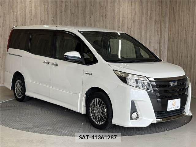 Toyota NOAH HYBRID 2017-01 8337172-16