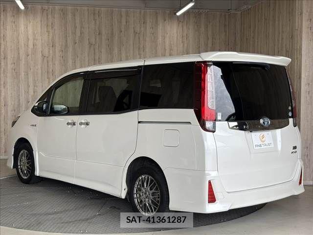 Toyota NOAH HYBRID 2017-01 8337172-20