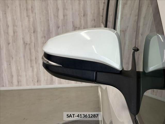 Toyota NOAH HYBRID 2017-01 8337172-27