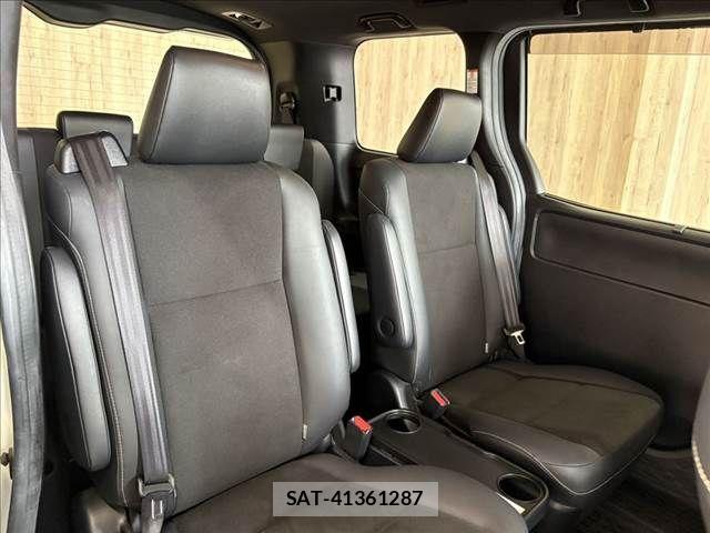 Toyota NOAH HYBRID 2017-01 8337172-8