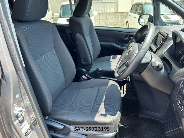 Toyota NOAH HYBRID 2016-03 8337174-15