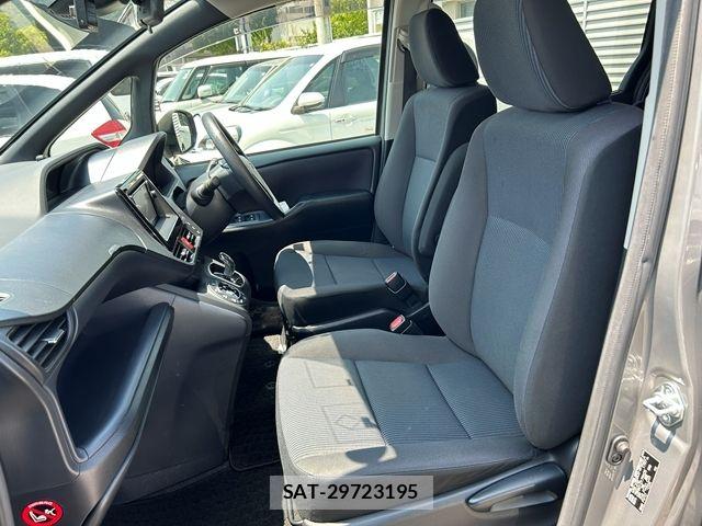 Toyota NOAH HYBRID 2016-03 8337174-16