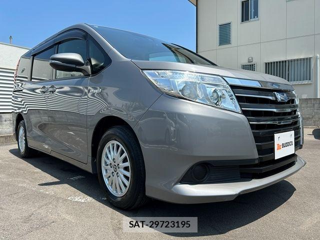 Toyota NOAH HYBRID 2016-03 8337174-1