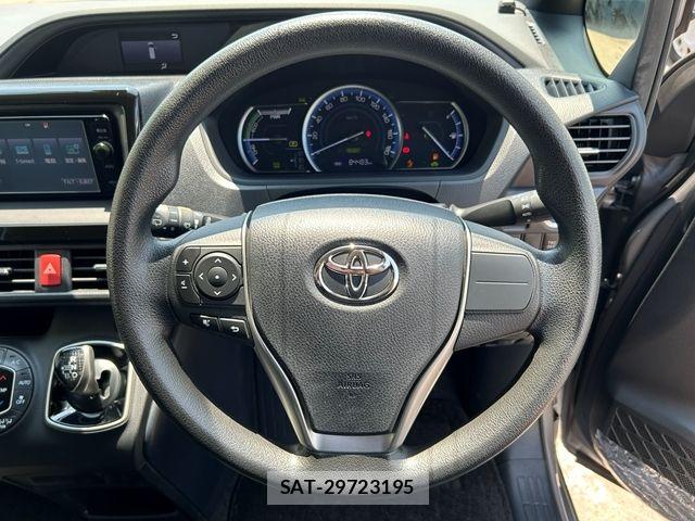Toyota NOAH HYBRID 2016-03 8337174-23