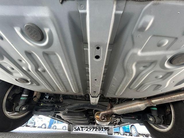 Toyota NOAH HYBRID 2016-03 8337174-25