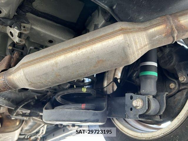 Toyota NOAH HYBRID 2016-03 8337174-26