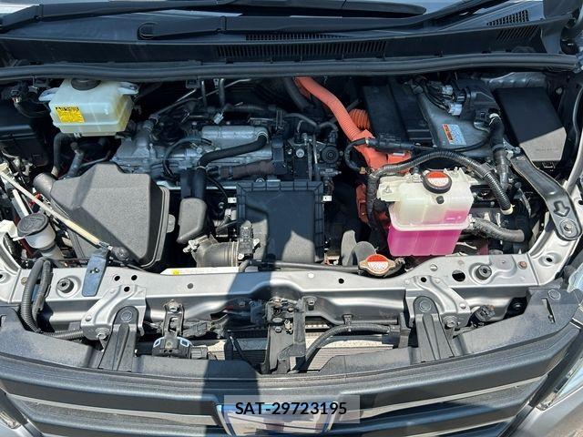 Toyota NOAH HYBRID 2016-03 8337174-28
