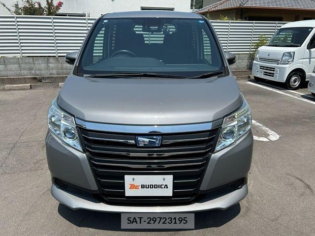 Toyota NOAH HYBRID 2016-03 8337174-2