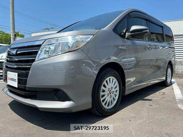Toyota NOAH HYBRID 2016-03 8337174-3