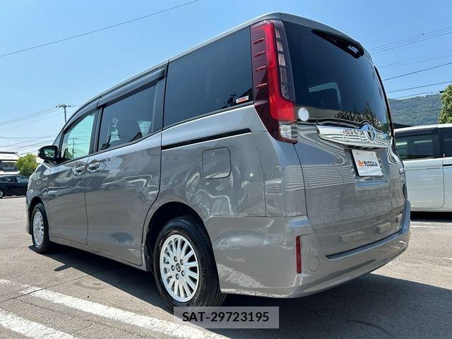 Toyota NOAH HYBRID 2016-03 8337174-8