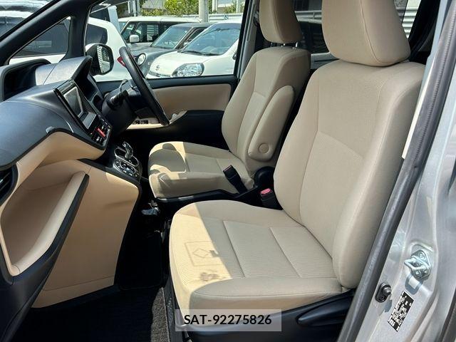 Toyota NOAH HYBRID 2014-03 8337173-14