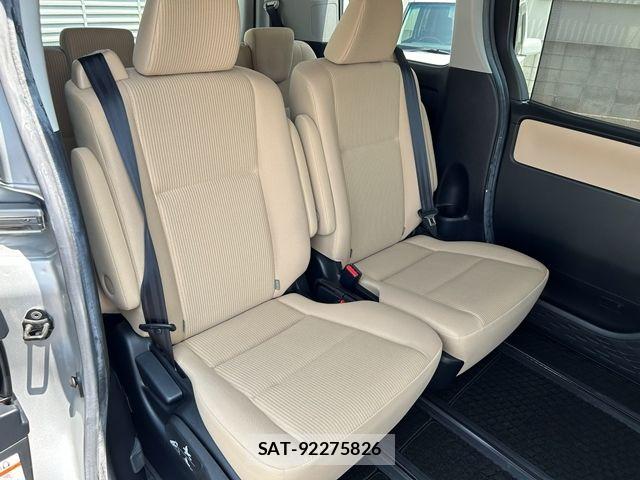Toyota NOAH HYBRID 2014-03 8337173-16