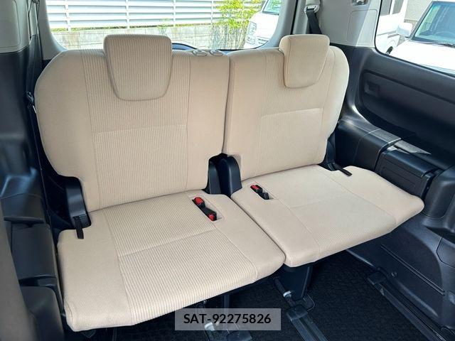 Toyota NOAH HYBRID 2014-03 8337173-17