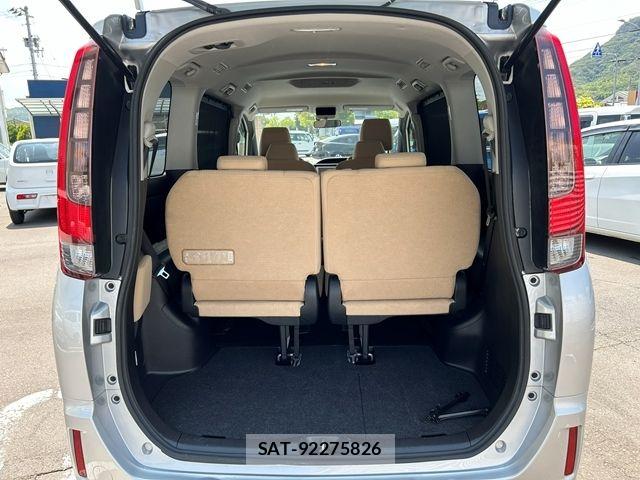 Toyota NOAH HYBRID 2014-03 8337173-18