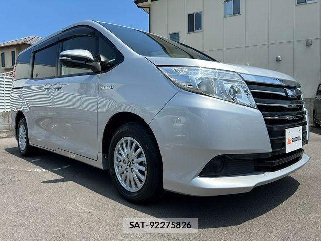 Toyota NOAH HYBRID 2014-03 8337173-1