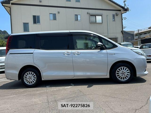 Toyota NOAH HYBRID 2014-03 8337173-5
