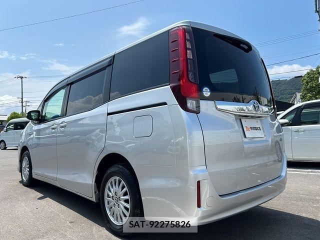 Toyota NOAH HYBRID 2014-03 8337173-7