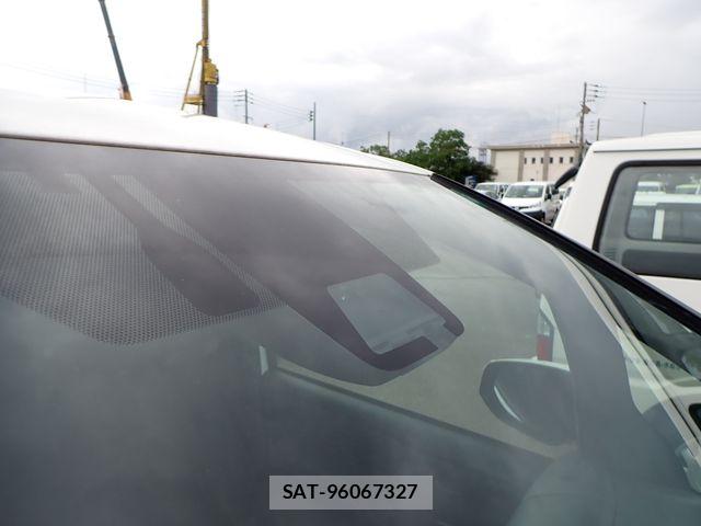 Toyota NOAH HYBRID 2017-11 8337160-10