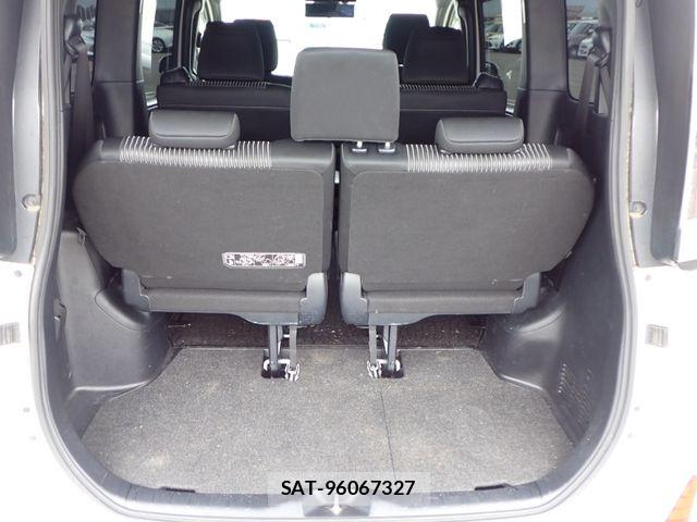 Toyota NOAH HYBRID 2017-11 8337160-25