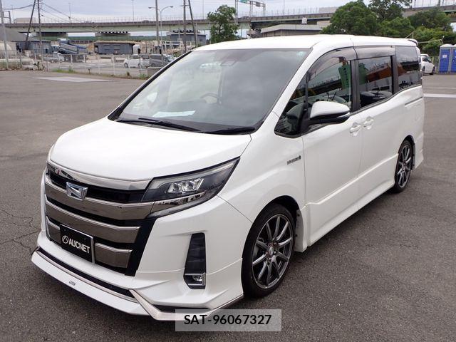 Toyota NOAH HYBRID 2017-11 8337160-5