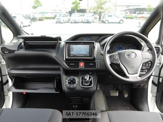 Toyota NOAH HYBRID 2021-04 8337169-1