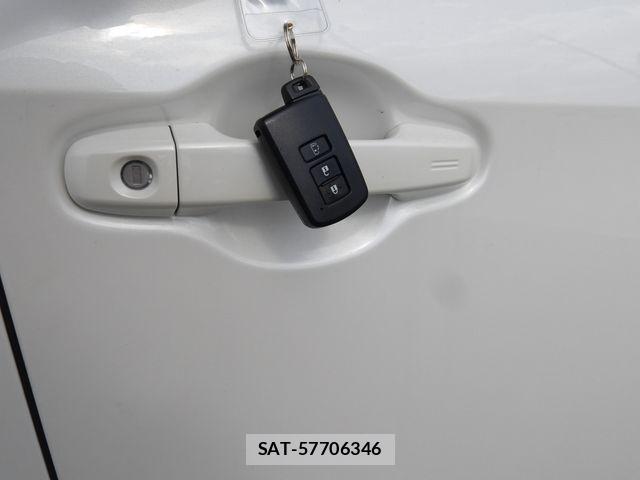 Toyota NOAH HYBRID 2021-04 8337169-7