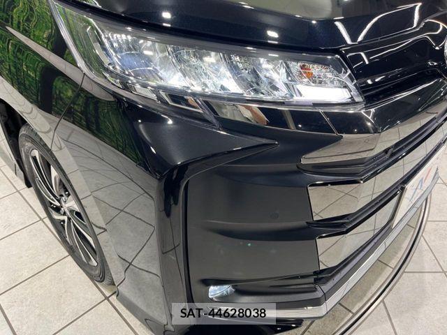 Toyota NOAH HYBRID 2025-02 8355220-12