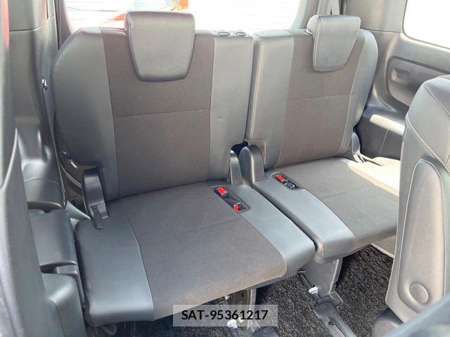 Toyota NOAH HYBRID 2017-02 8355219-9
