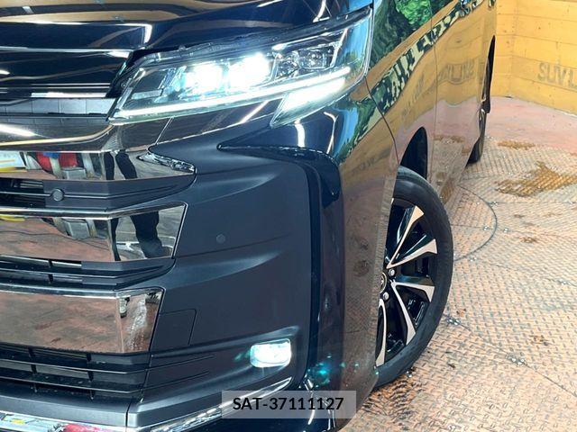 Toyota NOAH HYBRID 2022-03 8355218-11