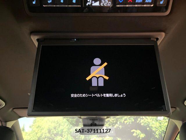 Toyota NOAH HYBRID 2022-03 8355218-2